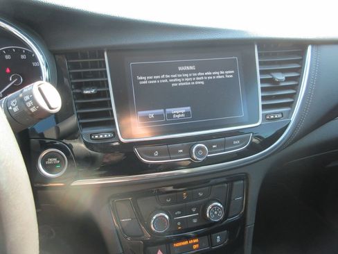 Certified 2019 Buick Encore Preferred FWD image 24