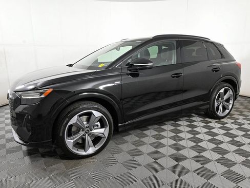 New 2025 Audi Q4 e-tron Prestige image 27