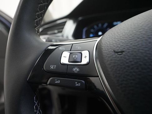 Used 2021 Volkswagen Tiguan SEL image 18