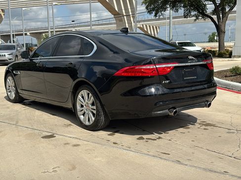 Used 2016 Jaguar XF Premium RWD image 5