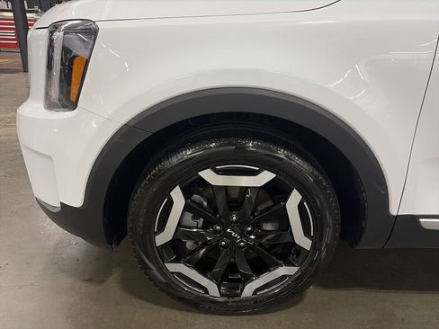 Used 2024 Kia Telluride EX image 10