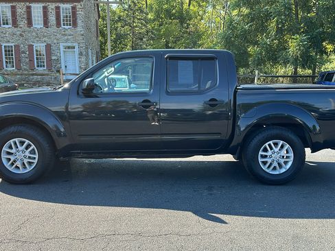 Used 2018 Nissan Frontier SV image 28