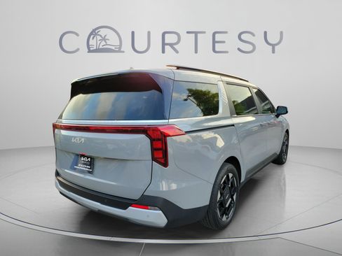 Used 2026 Kia Carnival EX FWD image 3