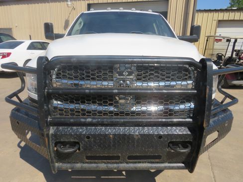 Used 2018 RAM 3500 Tradesman w/ Chrome Appearance Group image 2