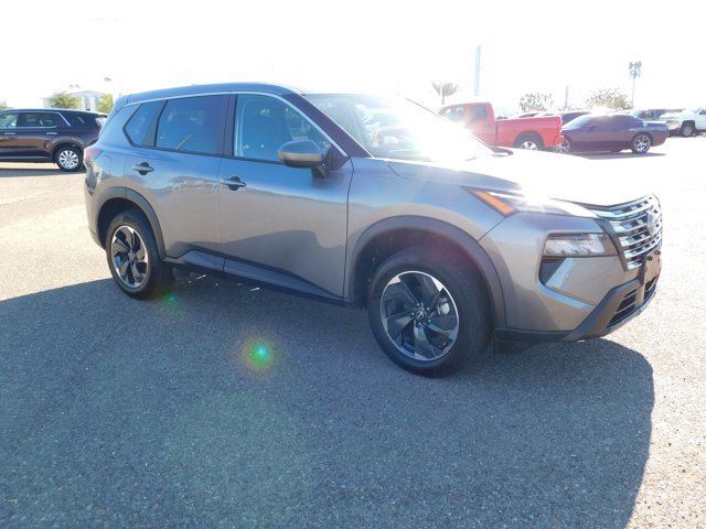 Used 2025 Nissan Rogue SV FWD image 6
