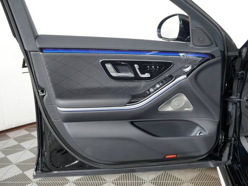 Used 2025 Mercedes-Benz S 580 4MATIC Sedan image 29