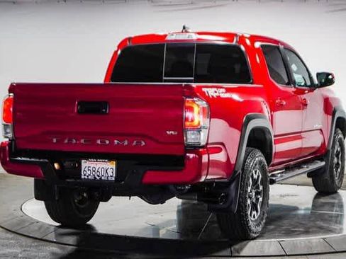 Certified 2022 Toyota Tacoma TRD Off-Road w/ Technology Package RWD image 5