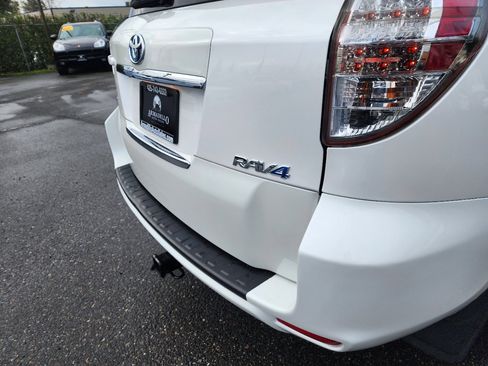 Used 2014 Toyota RAV4 EV image 35