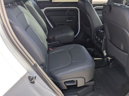 New 2026 Land Rover Defender 130 X-Dynamic SE image 26