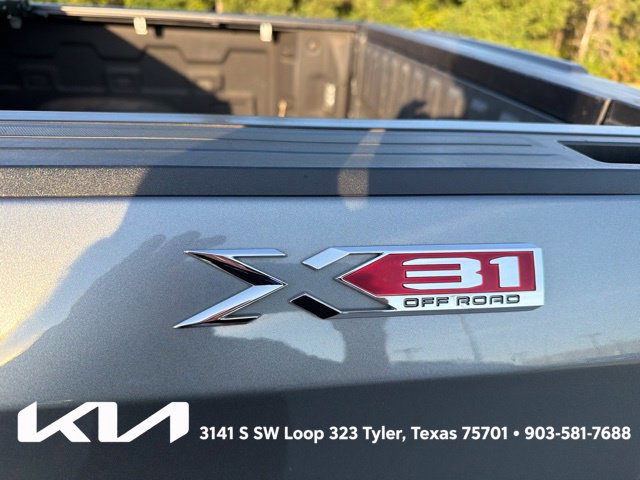 Used 2022 GMC Sierra 1500 SLT w/ SLT Premium Plus Package AWD/4WD image 9