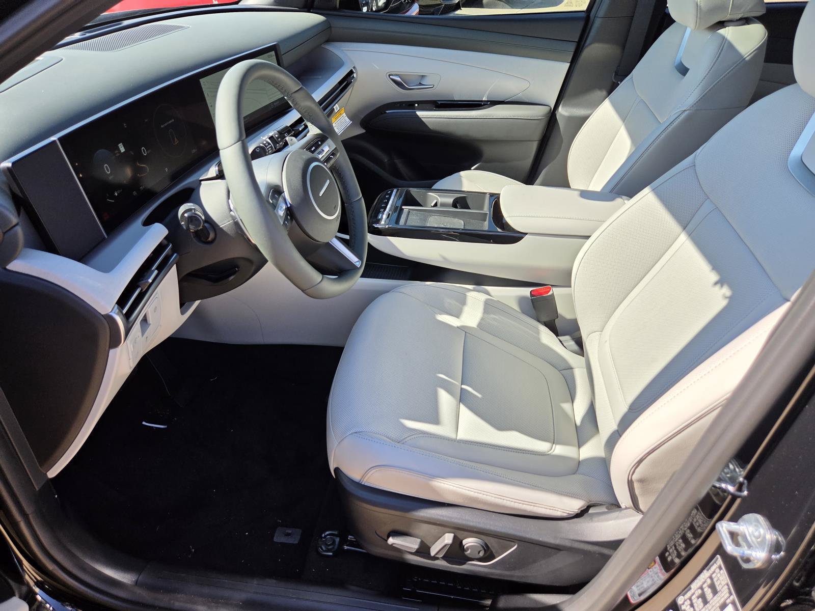 New 2026 Hyundai Tucson Limited FWD image 17