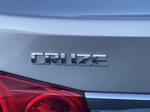 Used 2016 Chevrolet Cruze LT image 8