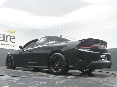 Used 2017 Dodge Charger R/T image 5