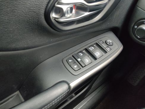 Used 2020 Jeep Cherokee Latitude image 27