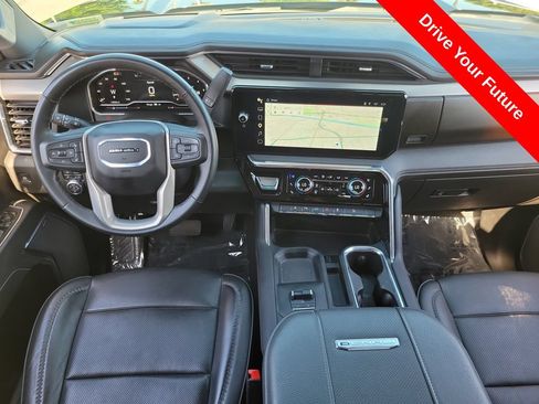 Used 2025 GMC Sierra 2500 Denali w/ Technology Package AWD/4WD image 4