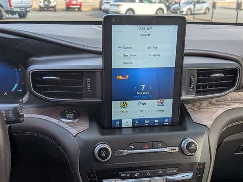 Used 2020 Ford Explorer Platinum w/ Premium Technology Package image 20