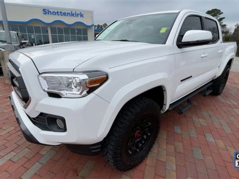 Used 2023 Toyota Tacoma SR5 image 5
