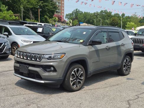 Used 2022 Jeep Compass Limited AWD/4WD image 2