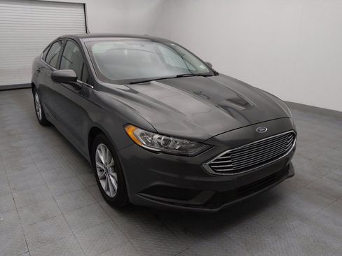 Used 2017 Ford Fusion SE w/ Fusion SE Technology Package FWD image 11