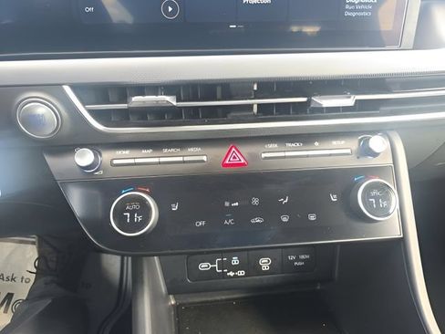 Used 2025 Hyundai Sonata SEL FWD image 16