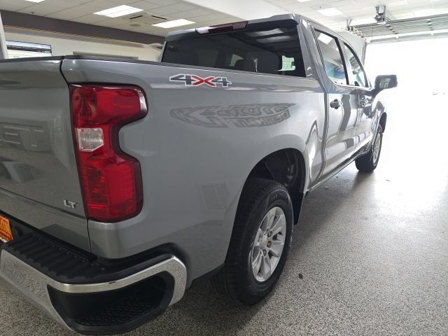 Used 2025 Chevrolet Silverado 1500 LT AWD/4WD image 7