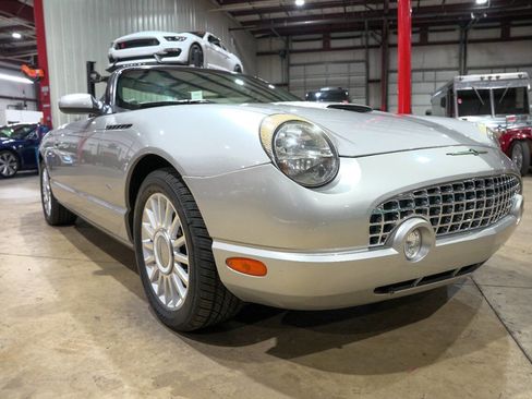 Used 2004 Ford Thunderbird Deluxe image 10