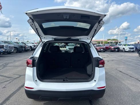Used 2023 Chevrolet Equinox LS w/ LS Convenience Package AWD/4WD image 6