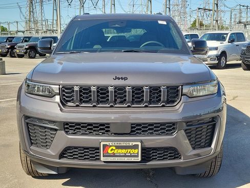 New 2026 Jeep Grand Cherokee Altitude RWD image 19