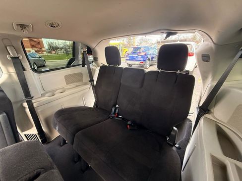 Used 2013 Dodge Grand Caravan SXT image 7