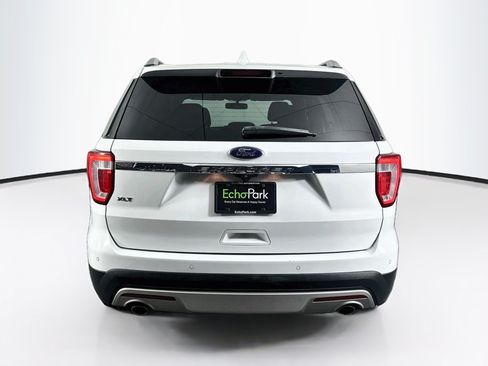 Used 2017 Ford Explorer XLT w/ Equipment Group 201A FWD image 7