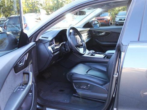Used 2020 Audi Q8 Prestige w/ Prestige Package image 10