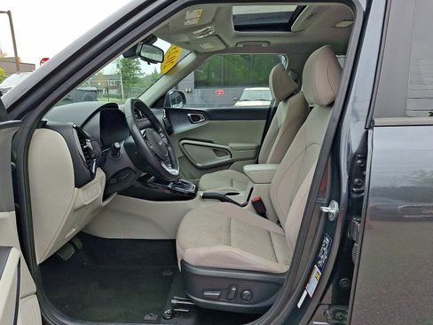 Used 2023 Kia Soul EX FWD image 14