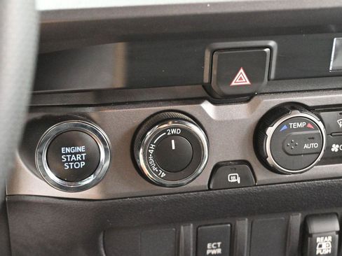 Used 2023 Toyota Tacoma TRD Sport AWD/4WD image 23