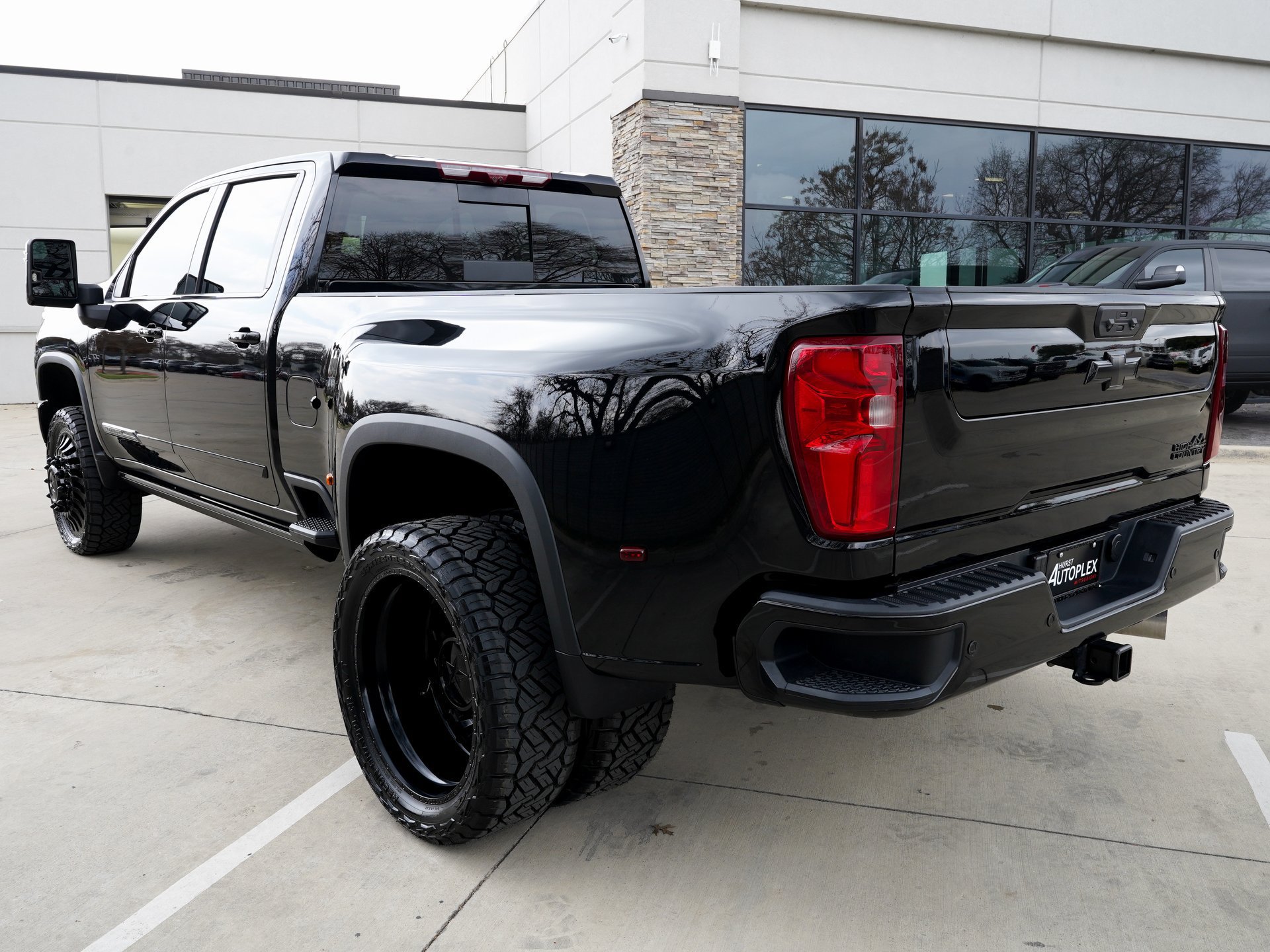Used 2026 Chevrolet Silverado 3500 High Country w/ High Country Premium Package AWD/4WD image 6