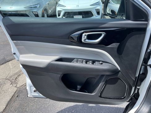 Used 2025 Jeep Compass Limited AWD/4WD image 18