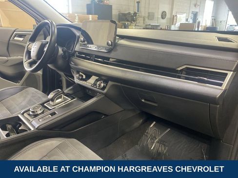 Used 2024 Mitsubishi Outlander SE AWD/4WD image 37