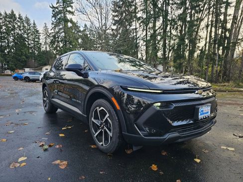 New 2026 Chevrolet Equinox EV LT image 3
