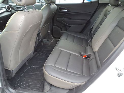 Used 2025 Chevrolet Trax ACTIV w/ Driver Confidence Package FWD image 5
