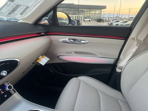 New 2026 Genesis GV70 2.5T Advanced AWD/4WD image 17