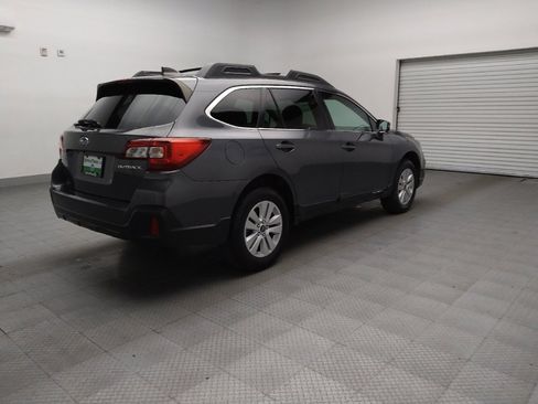 Used 2018 Subaru Outback 2.5i Premium image 9