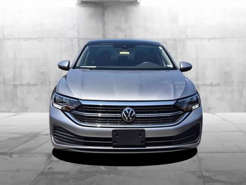 Certified 2023 Volkswagen Jetta SE FWD image 4