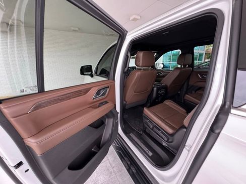 Used 2024 Chevrolet Suburban High Country w/ Max Trailering Package RWD image 20
