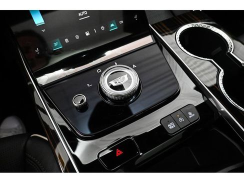 New 2026 Cadillac Escalade ESV Luxury w/ LPO, Radiant Package AWD/4WD image 35