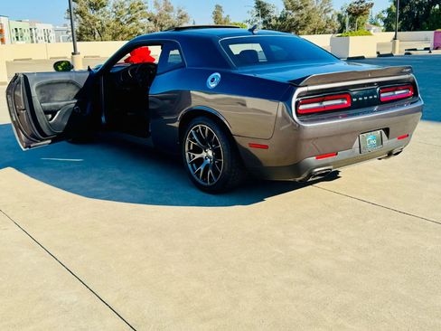 Used 2016 Dodge Challenger SRT w/ Technology Group image 50