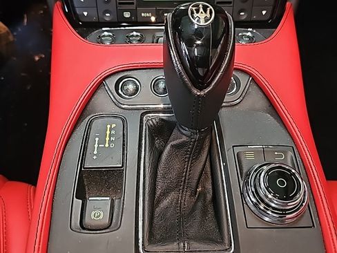 Used 2018 Maserati GranTurismo Sport image 15