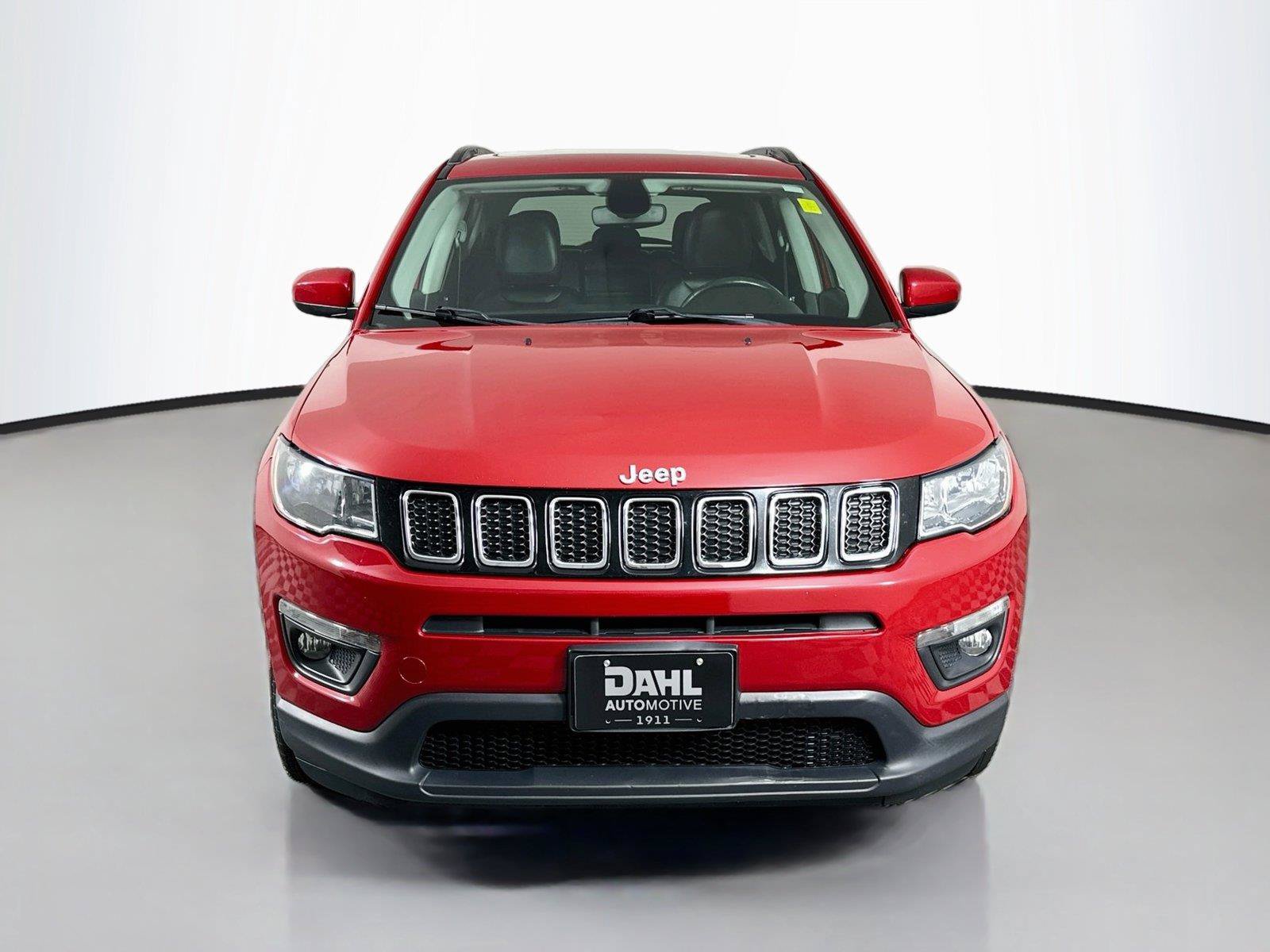Used 2019 Jeep Compass Latitude w/ Cold Weather Group AWD/4WD image 3