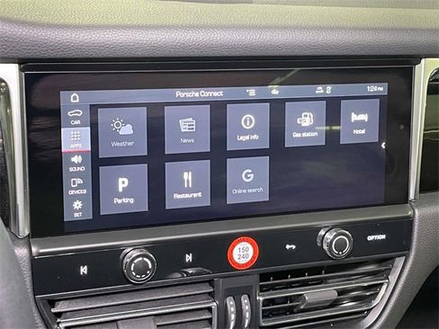 Used 2024 Porsche Macan image 32
