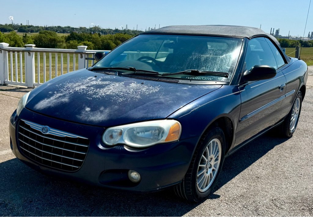 Used 2005 Chrysler Sebring Touring FWD image 1