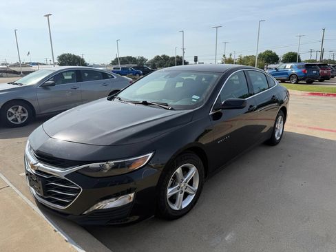 Used 2024 Chevrolet Malibu LT FWD image 2