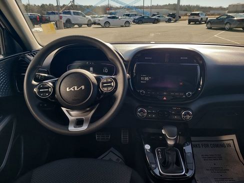 Used 2025 Kia Soul S image 28